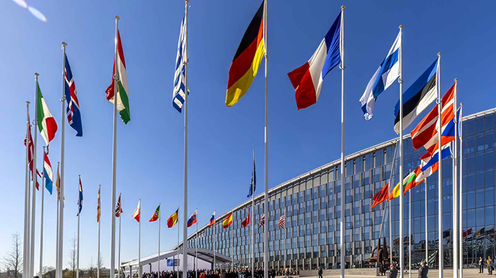 The Finnish flag was hoisted in front of NATO headquarters on 4.4.2023. Image source: The Ministry of Defence.